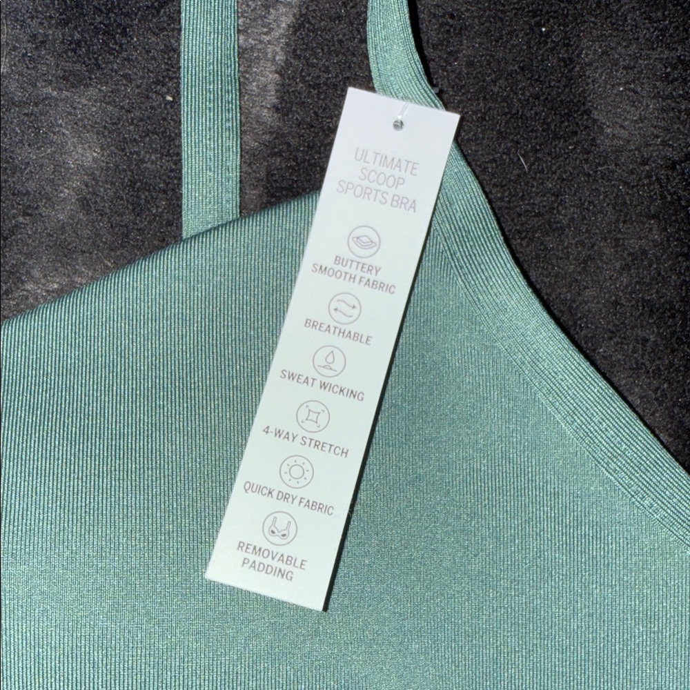 PINK Victoria's Secret Sports set in Sage - Picture 3 of 7